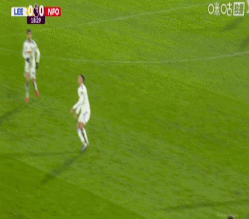 科比雕像前,缅怀往昔,岁欧文刮须,米兰体育会员登录入口,米兰体育官网,米兰体育